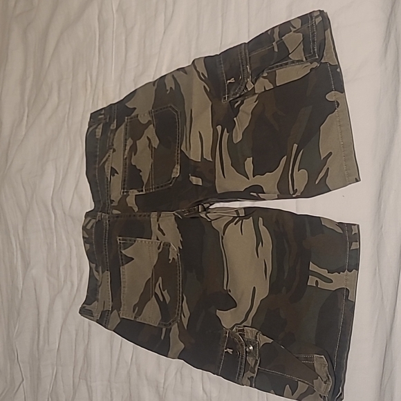 Boys camo cargo shorts - Picture 6 of 6